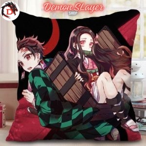 Housse de Coussin Demon Slayer Tanjiro Portant Nezuko Dans sa Cage